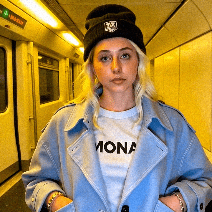 The time Emma-Jane MacKinnon-Lee waited at an NYC subway station corner.